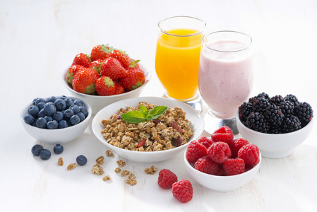 酸奶和果汁图片