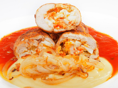 与蔬菜鸡 roulades