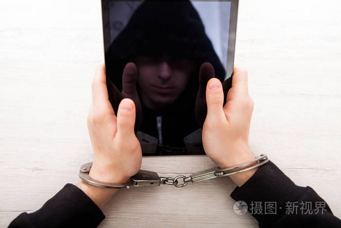 戴手铐的人照片-正版商用图片0f2o11-摄图新视界