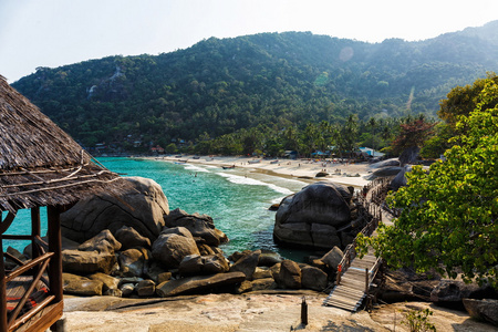 在海滩上的木屋图片