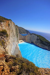 日暮时分，希腊扎金索斯岛上的 Navagio 海滩