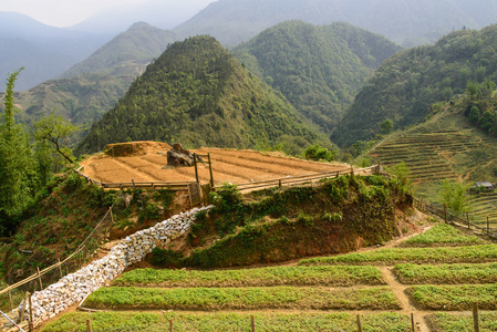 越南他的范西潘山