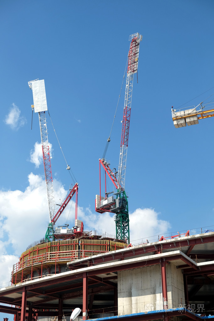 塔式起重机在工业建筑上
