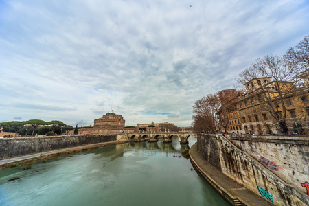 台伯河和桥在罗马的看法