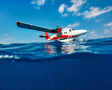 水下小型水上飞机水下照片