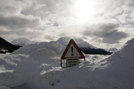 没有进入标志在雪阿尔卑斯瑞士
