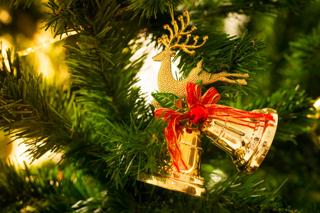 圣诞树上的装饰配件