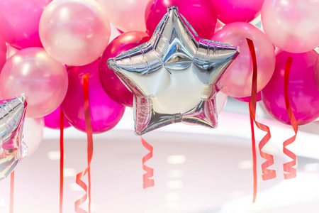 粉红气球派对新年喜庆节日背景图片
