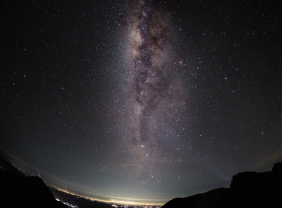 繁星点点的夜空图片