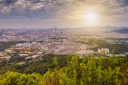 韩国，首尔城市天际线的日落