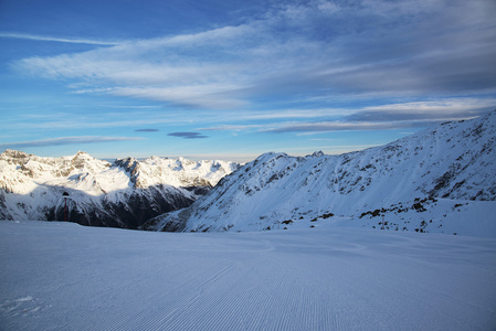 在冬季滑雪胜地的胡志明市阿尔卑斯山，奥地利阿尔卑斯山