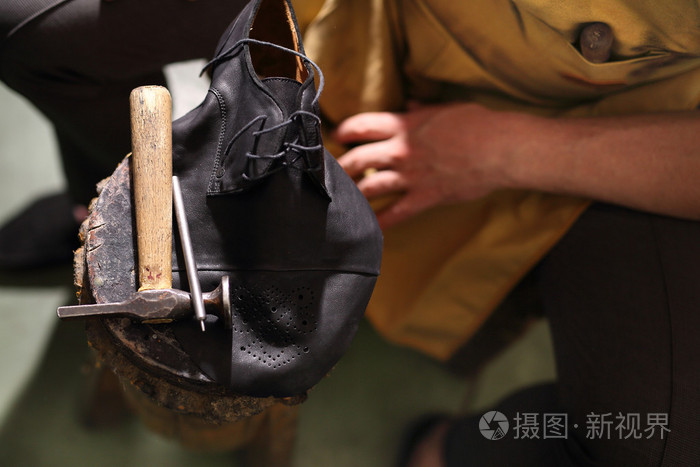 鞋匠缝制鞋
