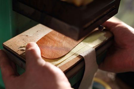 鞋匠实验室鞋匠设计鞋子,占领鞋匠鞋匠缝制鞋手工缝制的鞋鞋匠制造厂