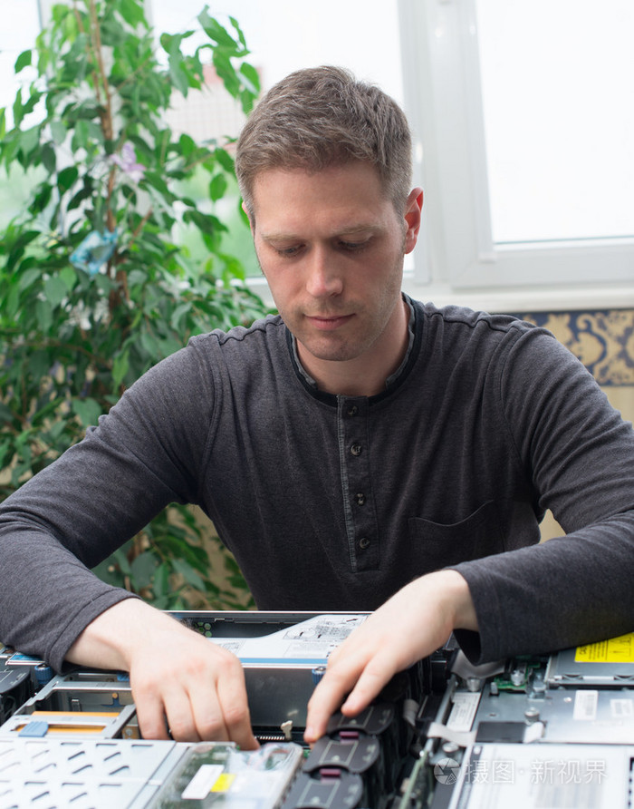 使用服务器 pc 电脑技术员