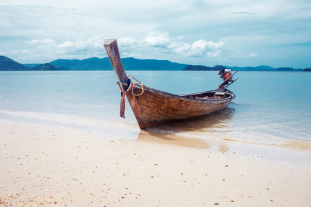 长船和热带海滩泰国