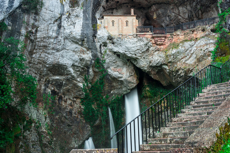 Covadonga 三圣洞