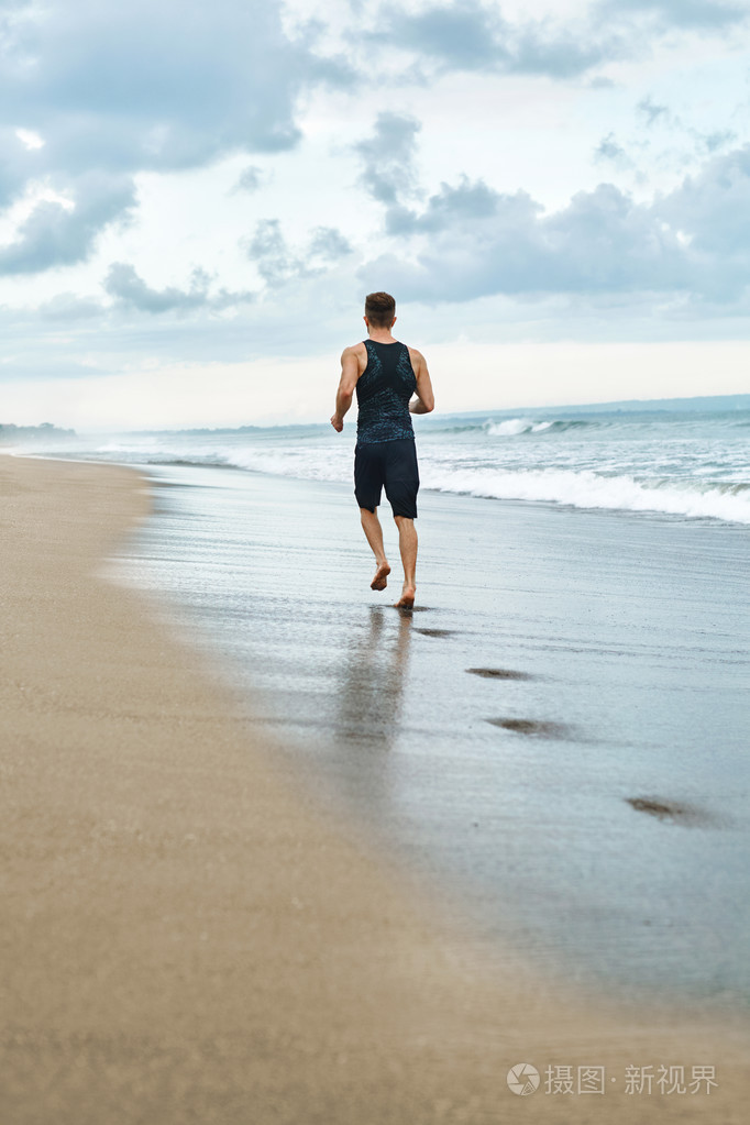 赛跑者在户外锻炼慢跑照片-正版商用图片0f8tif-摄图新视界