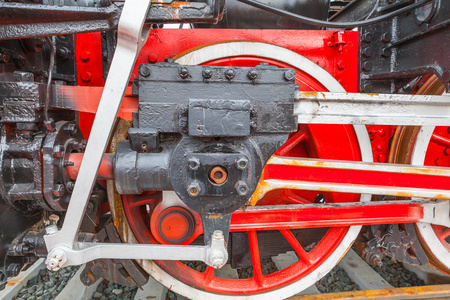 古老的蒸汽火车的车轮