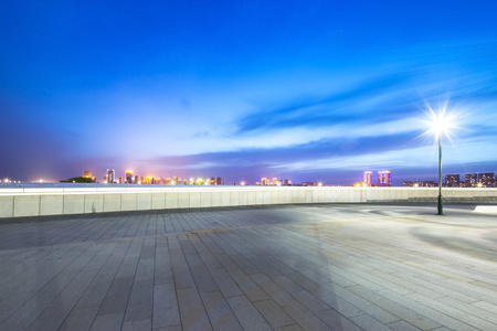 楼与城市景观和哈尔滨的夜景