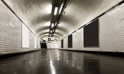 老地下隧道图片