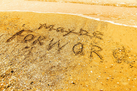 沙滩上的字图片