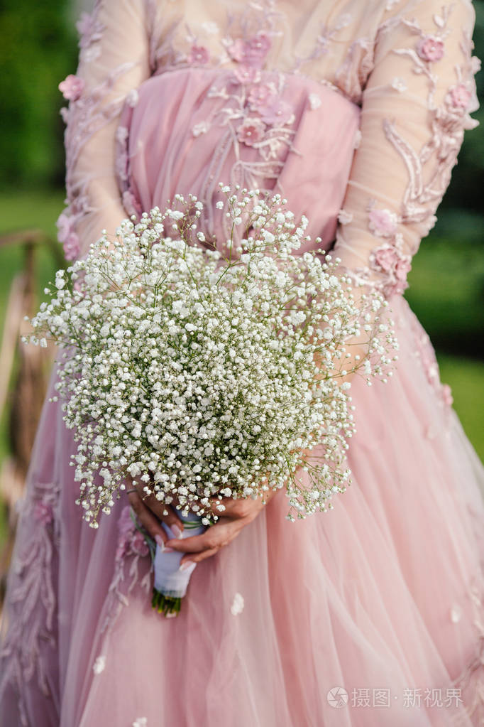 新娘捧花的满天星