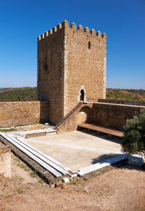 梅尔图拉城堡的保留塔。梅尔图拉.葡萄牙
