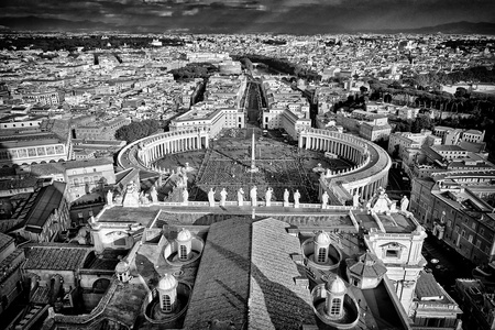 罗马城和圣伯多禄广场从圣彼得大教堂的圆顶上的全景