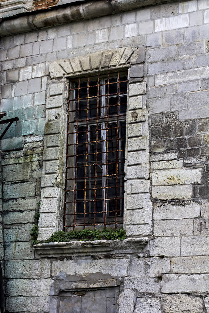 老房子的窗户