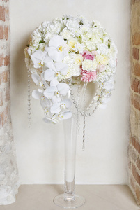 婚礼插花与白色兰花