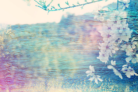 樱桃树的梦幻和抽象的形象。水彩笔触纹理对双曝光效果的影响