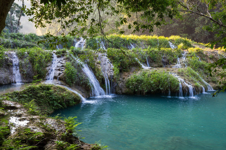 美丽的自然水池在 Semuc Champey, Lanquin, 危地马拉, 中美洲