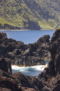 索乔尔火山海岸线。 法亚做奥维多。 港口