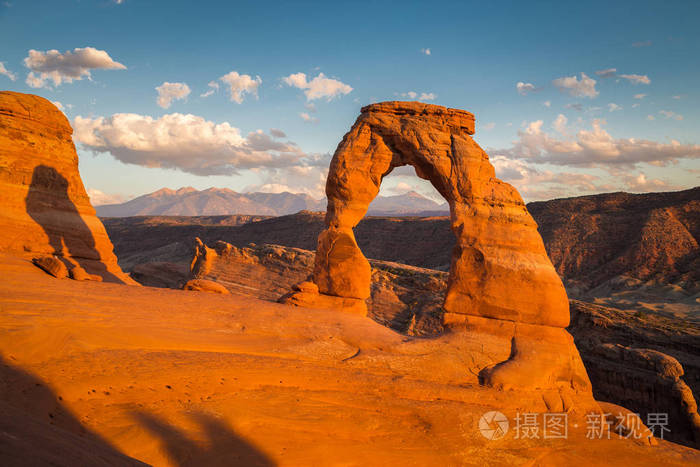 经典视图的著名精致拱在日落，犹他州，美国