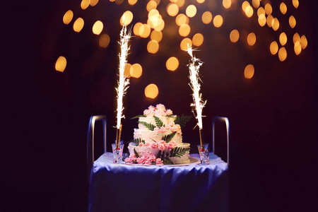 儿童烟花图片-儿童烟花素材-儿童烟花插画-摄图新视界