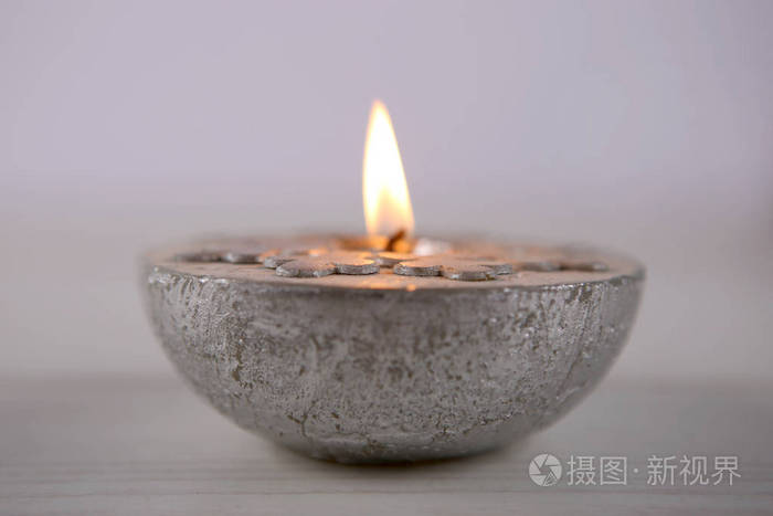 与雪花银烛
