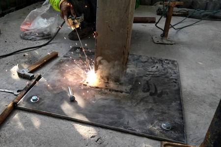 焊机工作电极在弧焊在建设坐