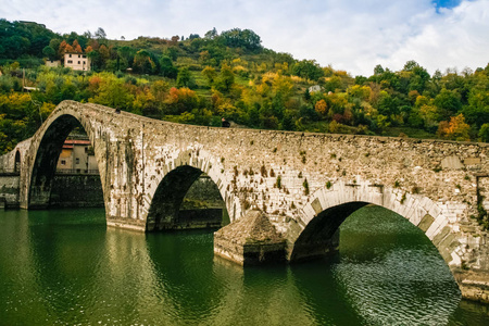 意大利语中的ponte della maddalena