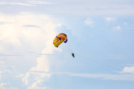 滑翔伞降落伞自由飞翔