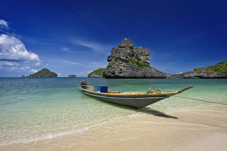 泰国，亩岛安通国家海洋公园，本地钓鱼船