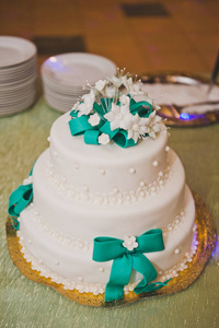 装饰丝带和鲜花的婚礼蛋糕8849