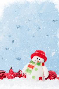 雪人与装饰圣诞节背景