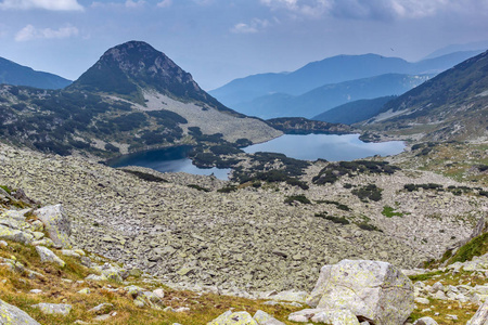 惊人的 Gergiyski 湖，皮林山观点