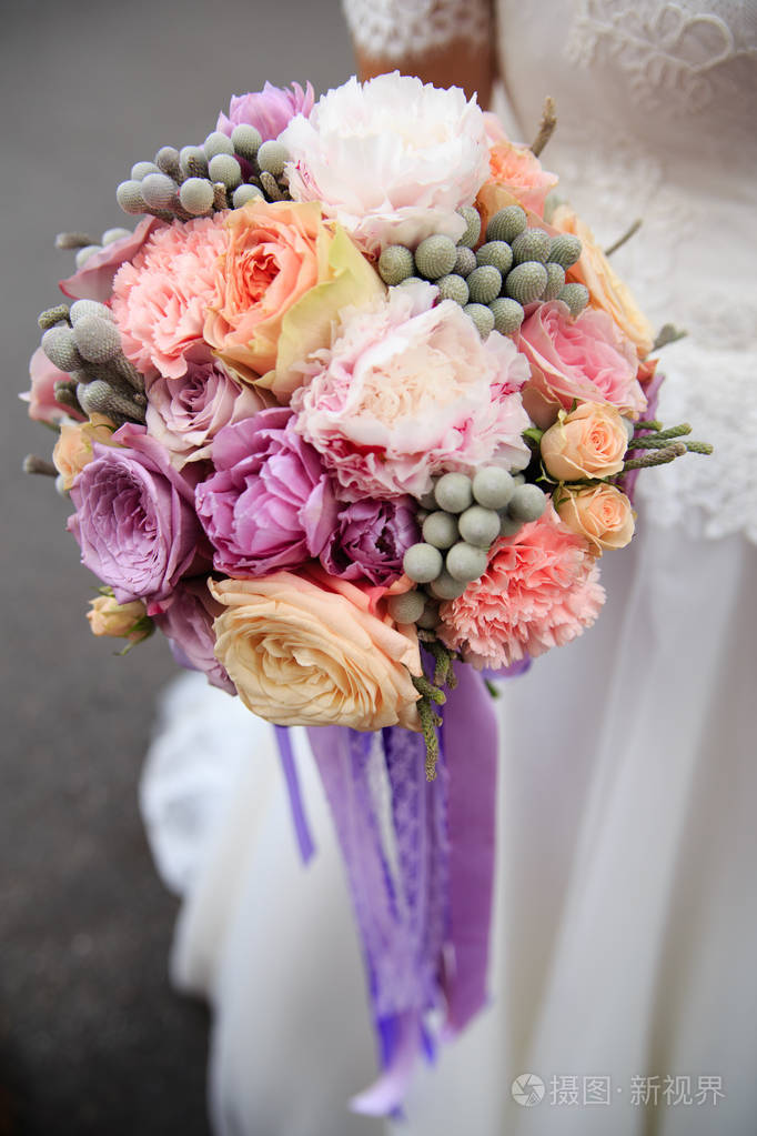 婚礼花束紫色丝带