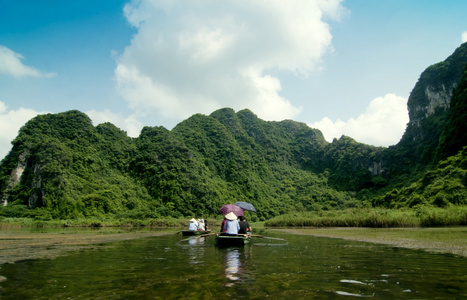 旅游船在陆地龙湾，Trangan 宁平 越南