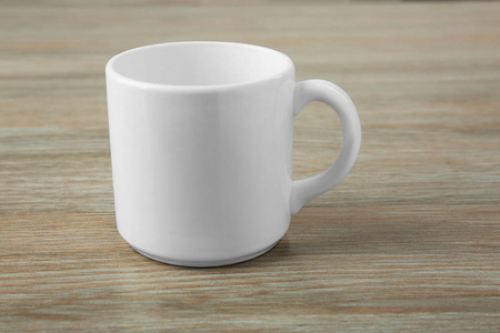 空白的陶瓷杯白色背景矢量插图孤立的杯子咖啡或茶用空白的黑色和红色