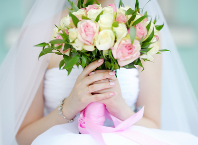 新娘举行婚礼鲜花花束