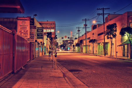 洛杉矶的黑暗后巷