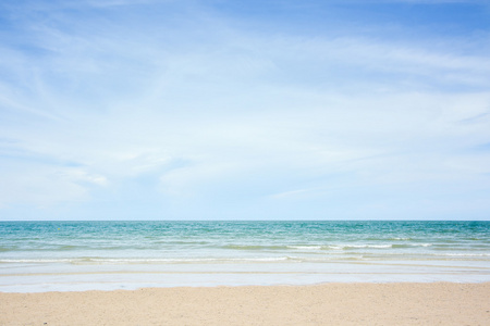 热带沙滩 海和蓝蓝的天空