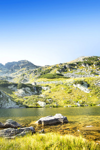 美丽的山湖景观